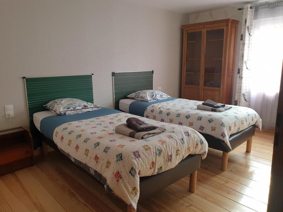 Au Relais Du Canal A Grand Gabarit Nesle Exteriör bild