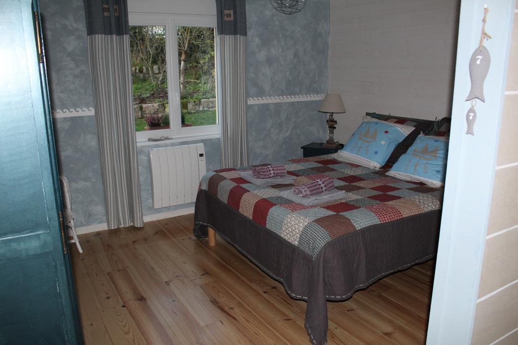 Au Relais Du Canal A Grand Gabarit Nesle Exteriör bild